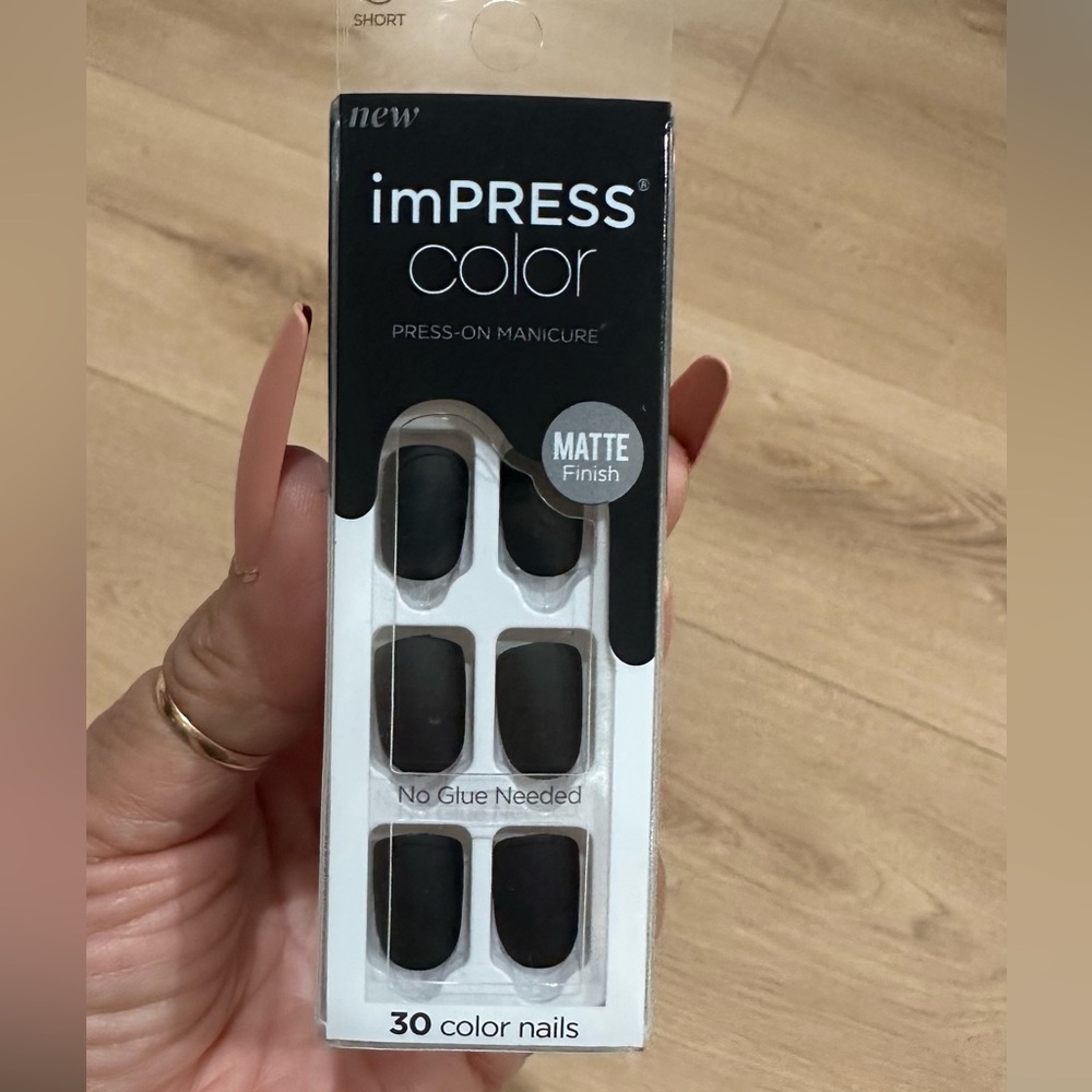 imPRESS Color Matte Black Press-On Manicure nails